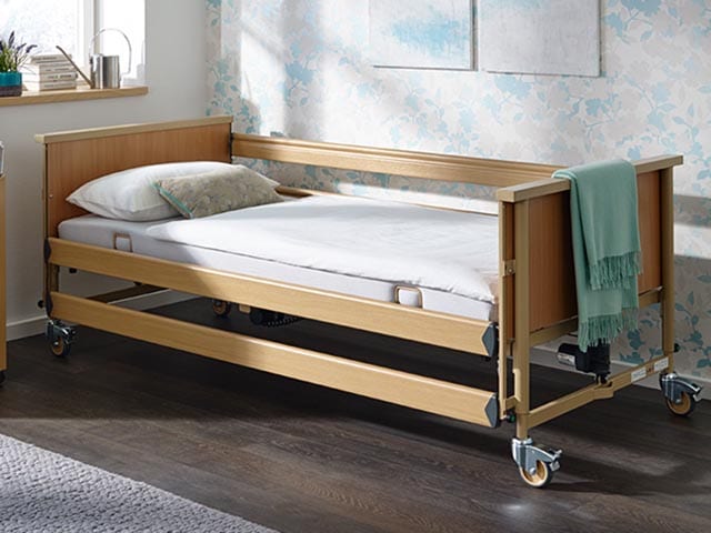 Nursing-Adjustable Dalley bed with no extras