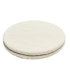 משטח מסתובב לכסא בחדר רחצה